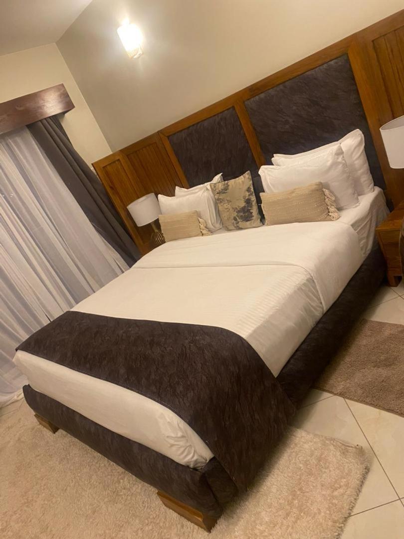 G7 Wonders Hotel Utengule 外观 照片